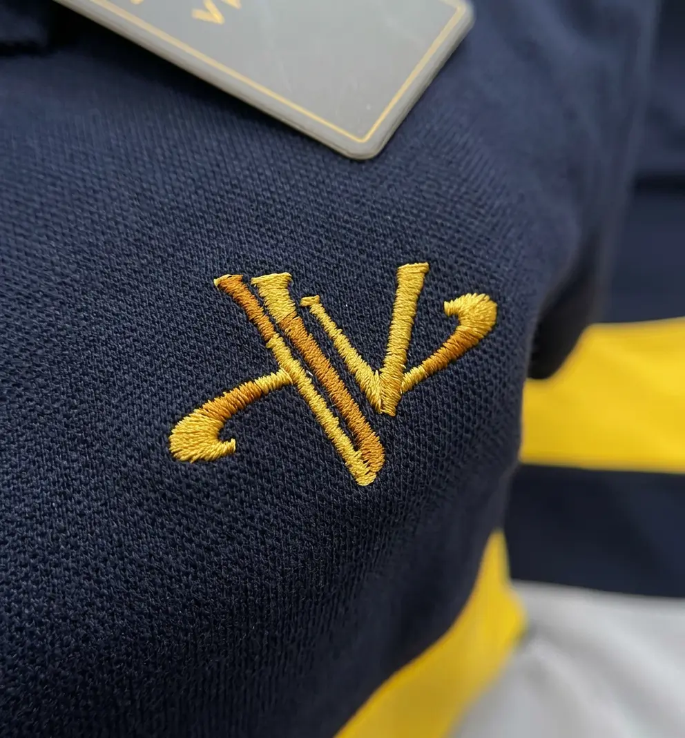 Vizlen navy collar detail